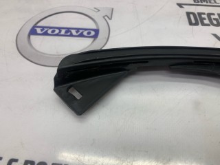 Кронштейн бампера передний левый, ориг. номер 30744956, Volvo V50 2007-2012