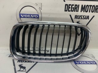 Решетка бампера передняя левая, ориг. номер 51137201967, BMW 320i E91 2008-2013