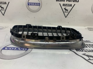 Решетка бампера передняя левая, ориг. номер 51137201967, BMW 320i E91 2008-2013