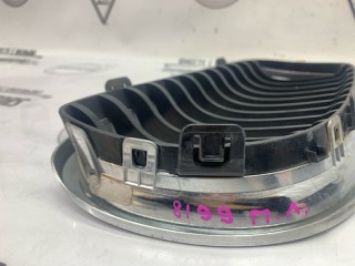 Решетка бампера передняя левая, ориг. номер 51137201967, BMW 320i E91 2008-2013