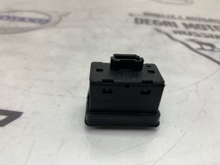Кнопка стеклоподъемника, ориг. номер 61318368974, BMW 525i E39 2000-2004