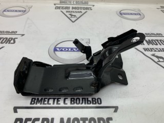 Кронштейн радиатора передний правый, ориг. номер 31261932, Volvo V60 2010-2013