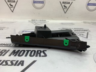 Кронштейн бампера передний правый, ориг. номер 30795049, Volvo V60 2010-2013