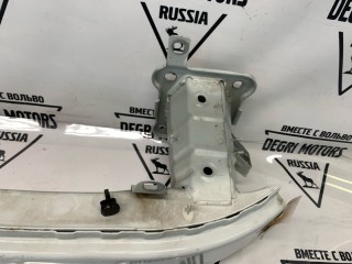 Усилитель бампера передний, ориг. номер 31353949, Volvo V50 2007-2012