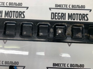 Кронштейн радиатора передний, ориг. номер 31368100, Volvo V60 2010-2013