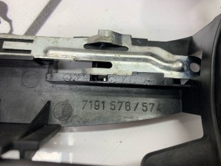 Кронштейн ручки двери передний правый, ориг. номер 51217126988, BMW 740i E65 2005-2008