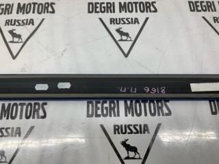 Молдинг двери передний правый, ориг. номер 39987419, Volvo V70 2004-2007