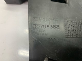 Кронштейн бампера передний правый, ориг. номер 30796388, Volvo V70 2012-2016