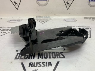 Кронштейн замка двери задний правый, ориг. номер 30753338, Volvo XC60 2008-2013