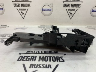 Кронштейн замка двери передний левый, ориг. номер 31301169, Volvo XC60 2008-2013