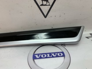 Накладка декоративная передняя левая, ориг. номер 51417225547, BMW 523i F10 2009-2013