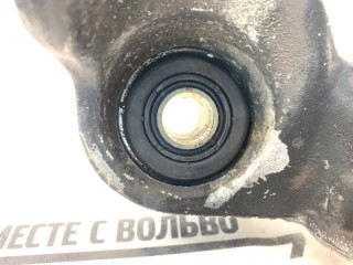Кулак задний левый, ориг. номер 30666467, Volvo V70 2004-2007