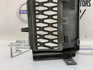 Решетка крыла передняя правая, ориг. номер LR011353, Land Rover Range Rover L322 2009-2012