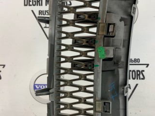Решетка крыла передняя правая, ориг. номер LR011353, Land Rover Range Rover L322 2009-2012