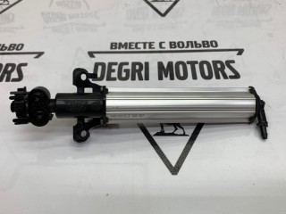 Форсунка омывателя фары передняя левая, ориг. номер 30784344, Volvo V60 2010-2013
