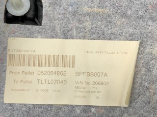 Обшивка крышки багажника задняя, ориг. номер EQT000100PVA, Land Rover Range Rover L322 2002-2005