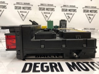 Блок предохранителей задний, ориг. номер YQE500050, Land Rover Range Rover L322 2002-2005