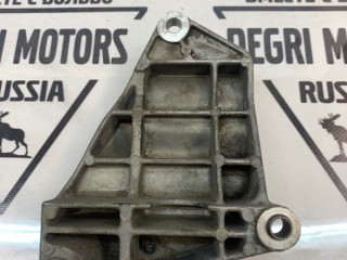 Кронштейн, ориг. номер QVU500330, Land Rover Range Rover L322 2002-2005
