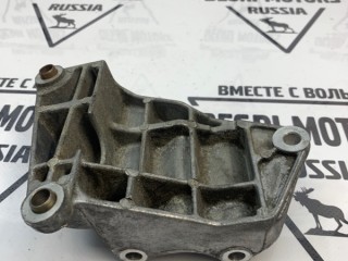 Кронштейн, ориг. номер QVU500330, Land Rover Range Rover L322 2002-2005