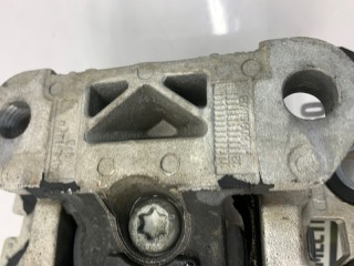 Опора двигателя передняя левая, ориг. номер 31316877, Volvo XC60 2008-2013