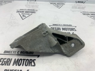 Кронштейн передний левый, ориг. номер LR010743, Land Rover Range Rover L322 2009-2012