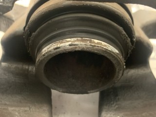 Суппорт тормозной задний левый, ориг. номер LR015583, Land Rover Range Rover L322 2009-2012