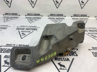 Кронштейн передний правый, ориг. номер LR011727, Land Rover Range Rover L322 2009-2012