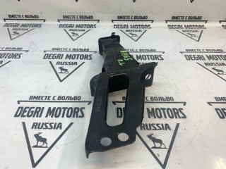 Кронштейн подрамника передний левый, ориг. номер 30760140, Volvo XC60 2008-2013
