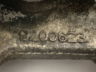 Кулак задний левый, ориг. номер 30666467, Volvo V70 2004-2007