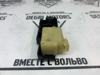 Замок лючка бензобака, ориг. номер 30612856, Volvo V70 2000-2004
