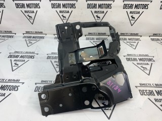 Кронштейн передний правый, ориг. номер 62520CD000, Nissan Fairlady Z 2002-2005