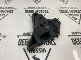 Кронштейн бампера передний правый, ориг. номер 30763436, Volvo XC60 2008-2013