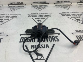 Замок капота передний левый, ориг. номер 31371016, Volvo V40 2012-2017