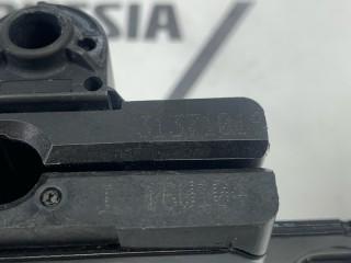 Замок капота передний левый, ориг. номер 31371016, Volvo V40 2012-2017