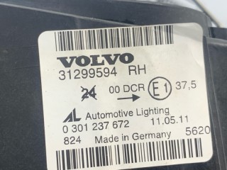 Фара ксеноновая передняя правая, ориг. номер 32206145, Volvo V50 2007-2012