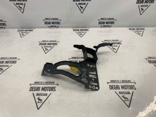 Кронштейн передний правый, ориг. номер 51647163484, BMW 525i E61 2007-2010