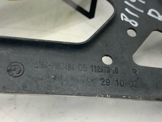 Кронштейн передний правый, ориг. номер 51647163484, BMW 525i E61 2007-2010