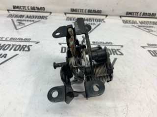 Замок капота правый, ориг. номер 51237183762, BMW 530i F10 2009-2013