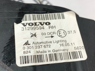 Фара ксеноновая передняя правая, ориг. номер 32206145, Volvo V50 2007-2012