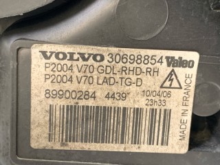 Фара ксеноновая передняя правая, ориг. номер 30698848, Volvo V70 2004-2007