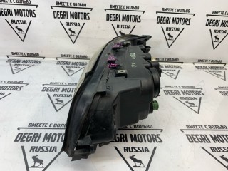 Фара ксеноновая передняя правая, ориг. номер 30698848, Volvo V70 2004-2007