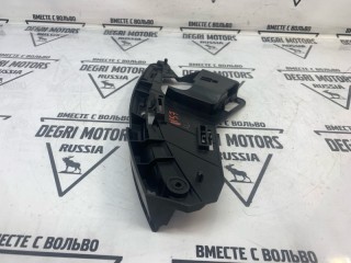 Кронштейн бампера передний правый, ориг. номер 30763434, Volvo XC60 2008-2013