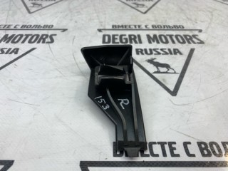Кронштейн бампера передний правый, ориг. номер 30678482, Volvo V50 2007-2012
