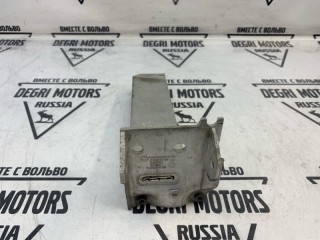 Кронштейн передний правый, ориг. номер 51117158874, BMW 530i F10 2009-2013
