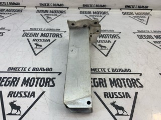 Кронштейн передний правый, ориг. номер 51117158874, BMW 530i F10 2009-2013