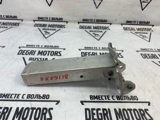 Кронштейн передний правый, ориг. номер 51117158874, BMW 530i F10 2009-2013