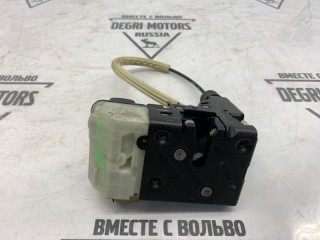 Замок двери передний левый, ориг. номер 30699751, Volvo XC70 2000-2004