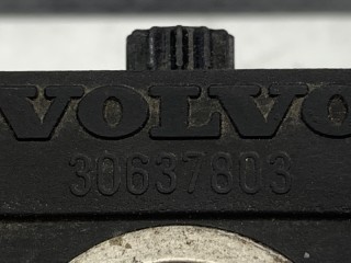 Кронштейн датчика коленвала, ориг. номер 30637803, Volvo V70 2007-2013