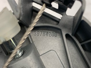 Кронштейн ручки двери передний левый, ориг. номер 30784200, Volvo S80 2013-2016