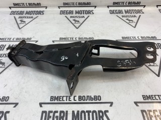 Кронштейн подрамника передний правый, ориг. номер 31329436, Volvo XC60 2008-2013